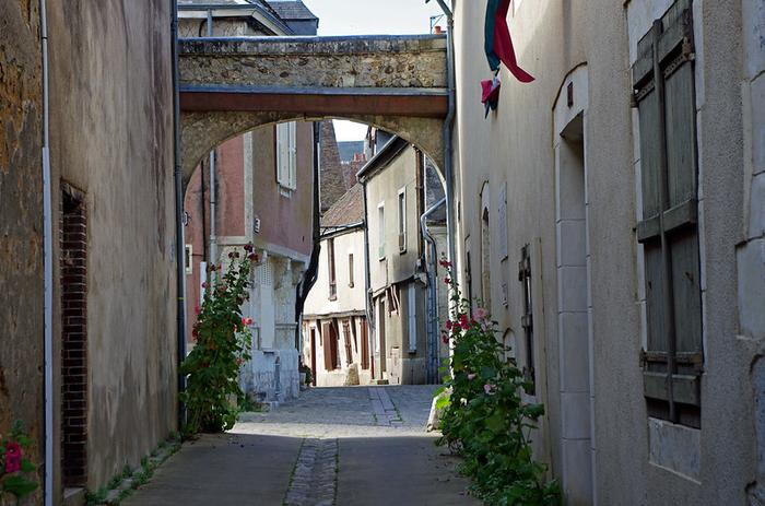 Châteaudun - Immobilier - CENTURY 21 Doussain Philippon Immobilier - entrée du Cloître Saint Roch 