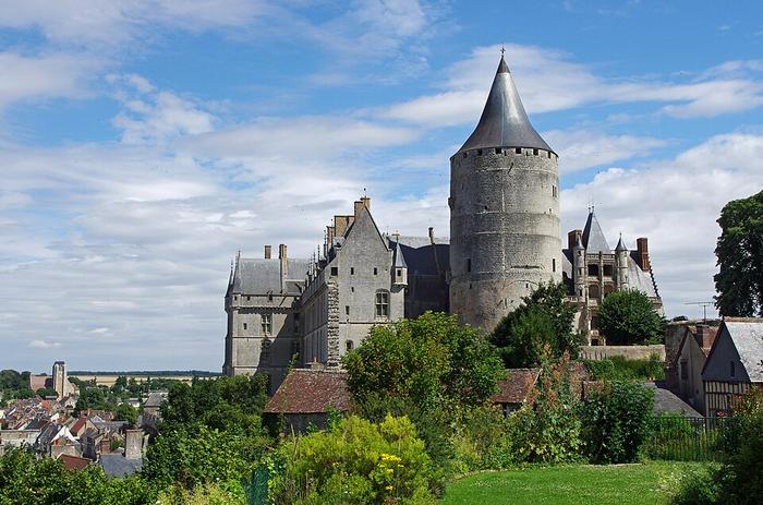 Châteaudun - Immiobilier - CENTURY 21  Doussain Philippon Immobilier - château