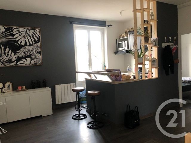 Appartement F2 à louer - 2 pièces - 45.0 m2 - CHATEAUDUN - 28 - CENTRE - Century 21 Doussain Philippon Immobilier