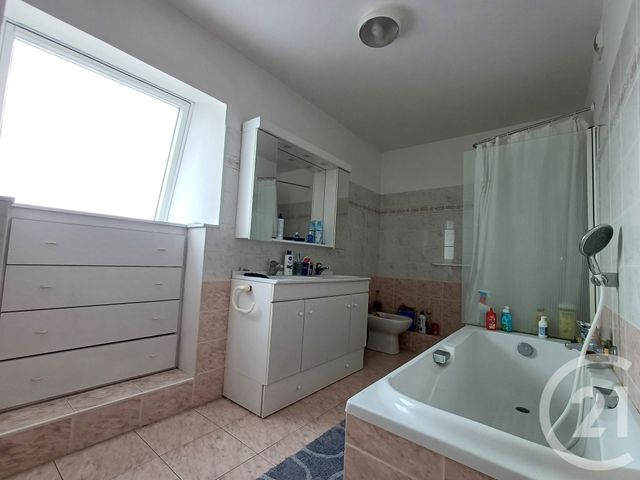 Appartement F5 à vendre - 5 pièces - 137.6 m2 - CHATEAUDUN - 28 - CENTRE - Century 21 Doussain Philippon Immobilier