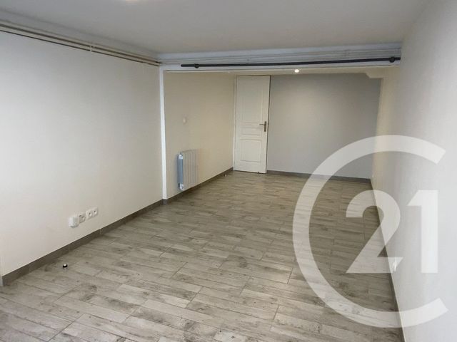 Appartement Studio à louer - 1 pièce - 28.0 m2 - CHATEAUDUN - 28 - CENTRE - Century 21 Doussain Philippon Immobilier