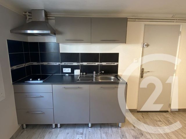 Appartement Studio à louer - 1 pièce - 28.0 m2 - CHATEAUDUN - 28 - CENTRE - Century 21 Doussain Philippon Immobilier