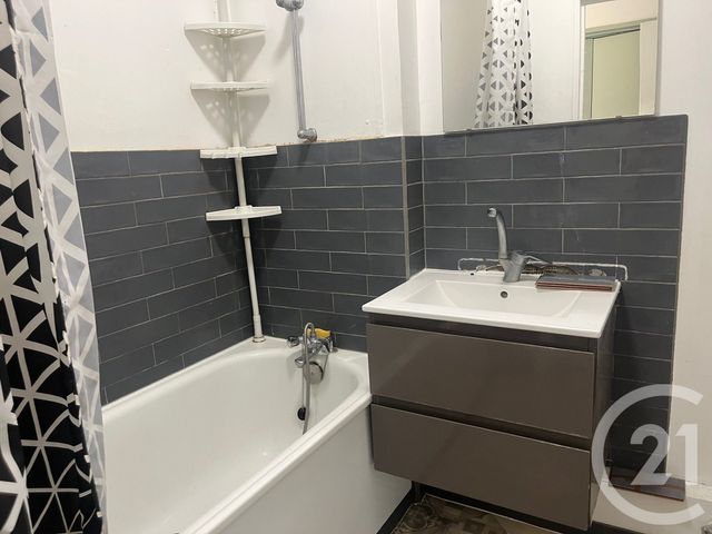 Appartement F4 à vendre - 4 pièces - 71.41 m2 - CHATEAUDUN - 28 - CENTRE - Century 21 Doussain Philippon Immobilier