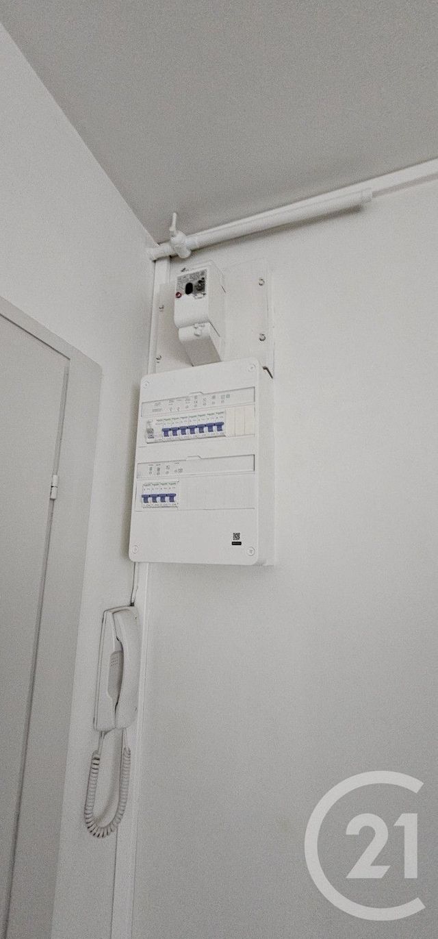 Appartement F1 à vendre - 1 pièce - 25.0 m2 - CHATEAUDUN - 28 - CENTRE - Century 21 Doussain Philippon Immobilier