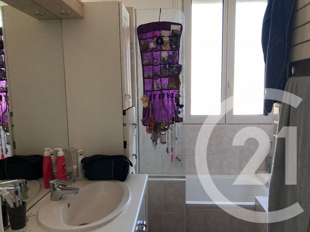 Appartement à louer - 3 pièces - 51.89 m2 - CHATEAUDUN - 28 - CENTRE - Century 21 Doussain Philippon Immobilier