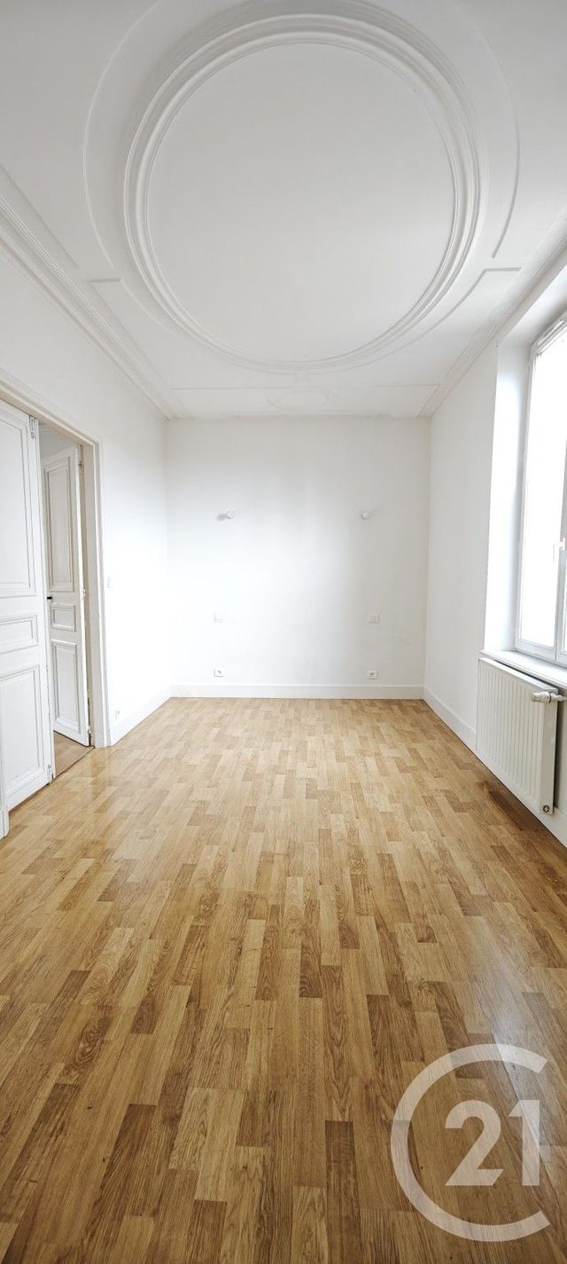 Appartement à vendre - 4 pièces - 134.45 m2 - CHATEAUDUN - 28 - CENTRE - Century 21 Doussain Philippon Immobilier