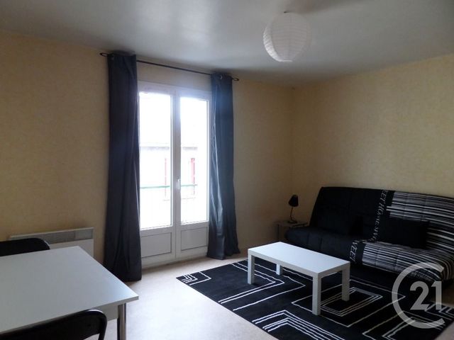 Appartement F1 à louer - 1 pièce - 25.5 m2 - CHATEAUDUN - 28 - CENTRE - Century 21 Doussain Philippon Immobilier
