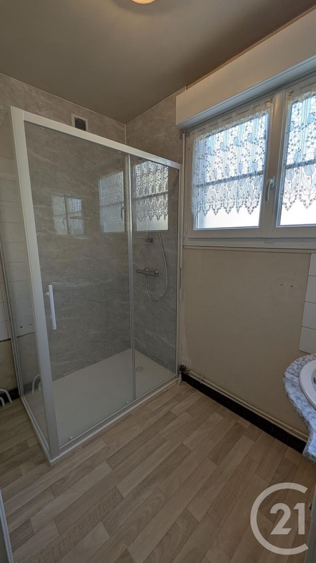 Appartement F2 à louer - 2 pièces - 52.64 m2 - CHATEAUDUN - 28 - CENTRE - Century 21 Doussain Philippon Immobilier