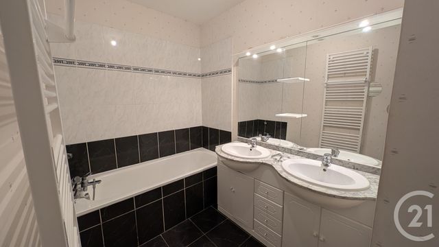 maison à louer - 5 pièces - 99.39 m2 - BEAUCE LA ROMAINE - 41 - CENTRE - Century 21 Doussain Philippon Immobilier