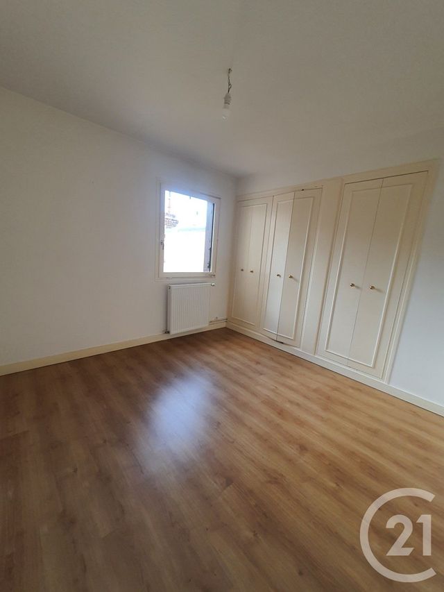 Appartement F3 à vendre - 2 pièces - 65.08 m2 - CHATEAUDUN - 28 - CENTRE - Century 21 Doussain Philippon Immobilier