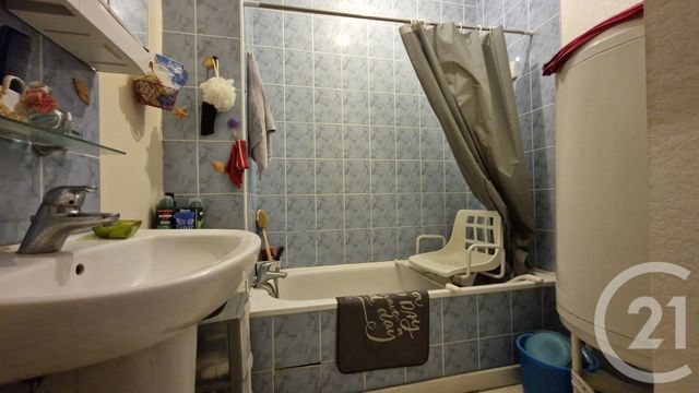 Appartement F4 à louer - 4 pièces - 79.16 m2 - CHATEAUDUN - 28 - CENTRE - Century 21 Doussain Philippon Immobilier