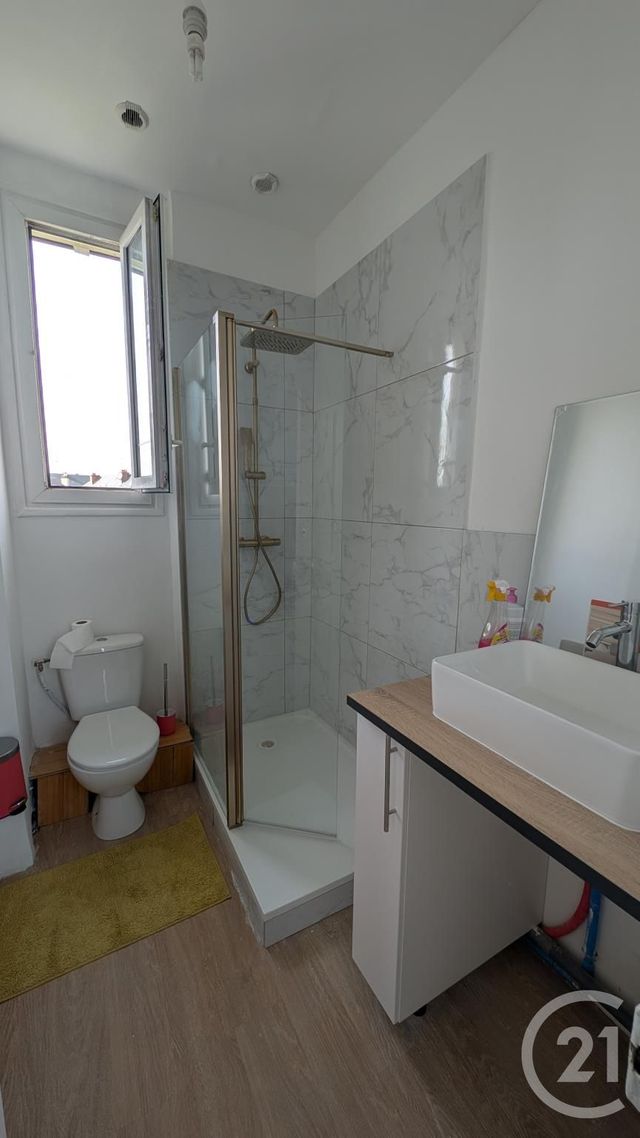 Appartement F3 à louer - 3 pièces - 50.22 m2 - CHATEAUDUN - 28 - CENTRE - Century 21 Doussain Philippon Immobilier