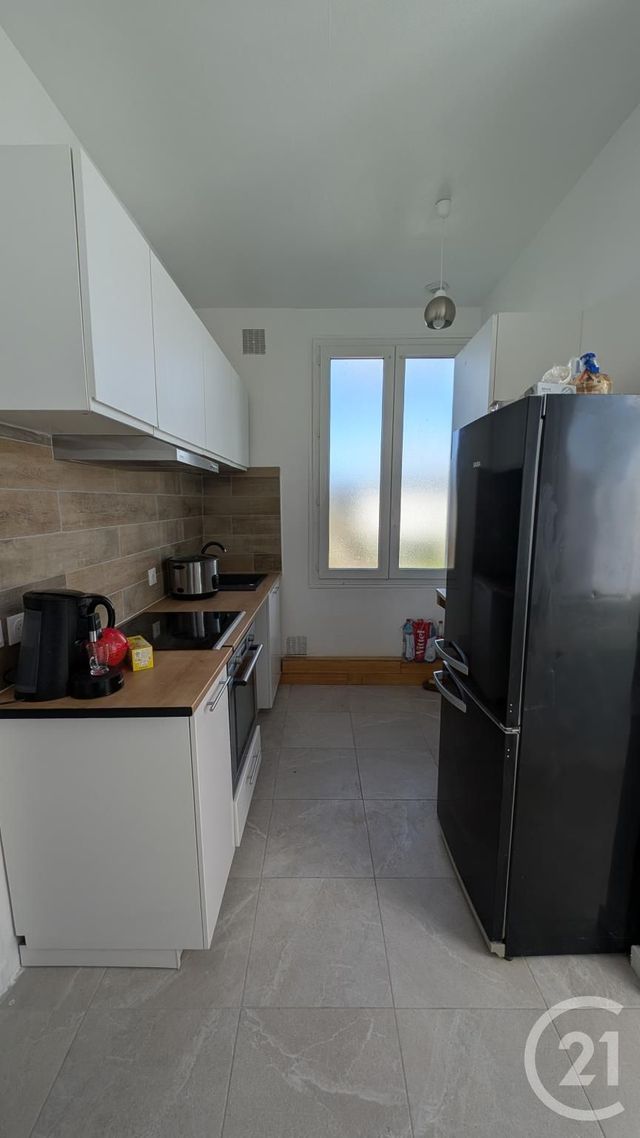 Appartement F3 à louer - 3 pièces - 52.41 m2 - CHATEAUDUN - 28 - CENTRE - Century 21 Doussain Philippon Immobilier