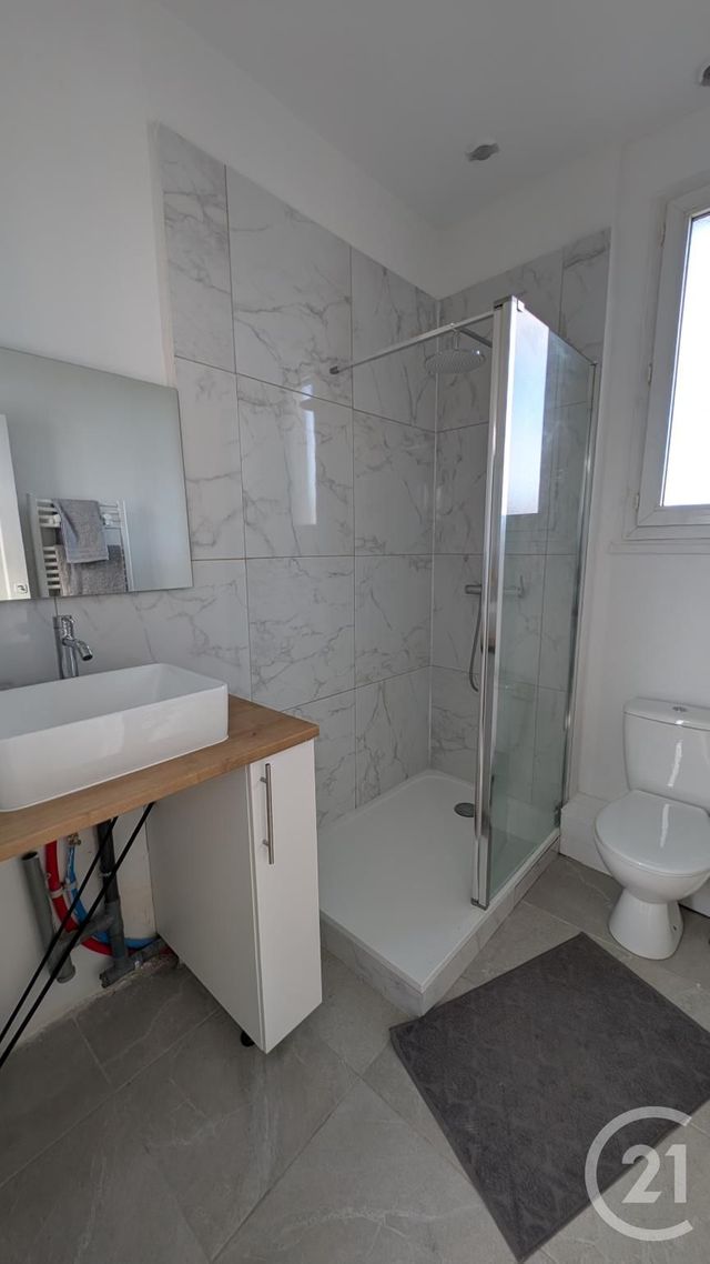 Appartement F3 à louer - 3 pièces - 52.41 m2 - CHATEAUDUN - 28 - CENTRE - Century 21 Doussain Philippon Immobilier