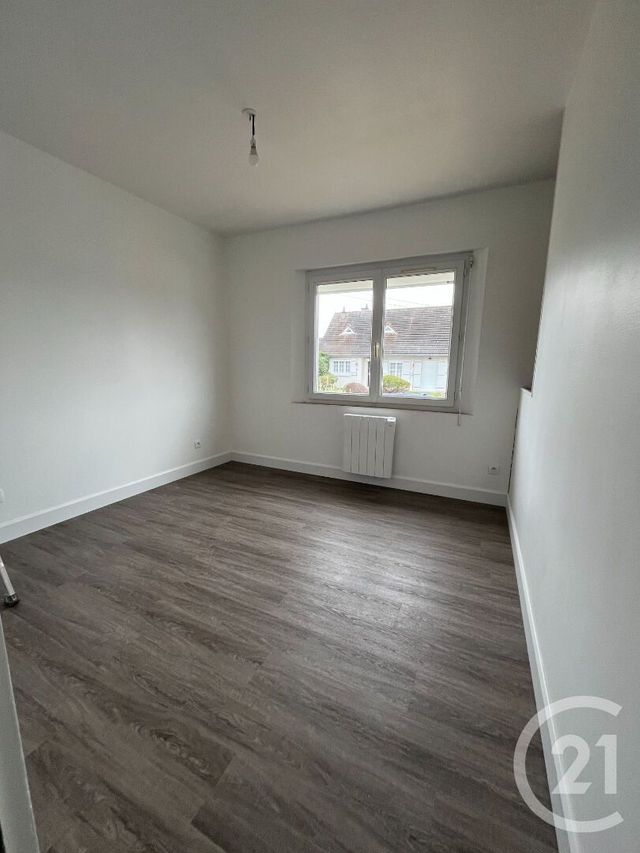 maison à louer - 4 pièces - 77.0 m2 - CHATEAUDUN - 28 - CENTRE - Century 21 Doussain Philippon Immobilier