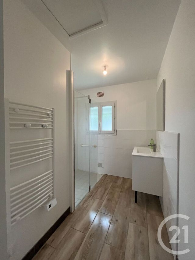 maison à louer - 4 pièces - 77.0 m2 - CHATEAUDUN - 28 - CENTRE - Century 21 Doussain Philippon Immobilier