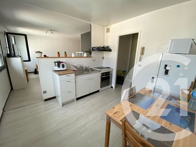 Appartement F1 à vendre - 1 pièce - 35.0 m2 - CHATEAUDUN - 28 - CENTRE - Century 21 Doussain Philippon Immobilier