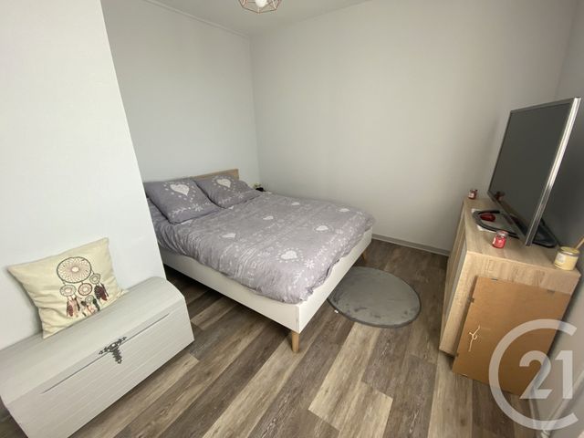 Appartement F3 à vendre - 3 pièces - 66.83 m2 - CHATEAUDUN - 28 - CENTRE - Century 21 Doussain Philippon Immobilier