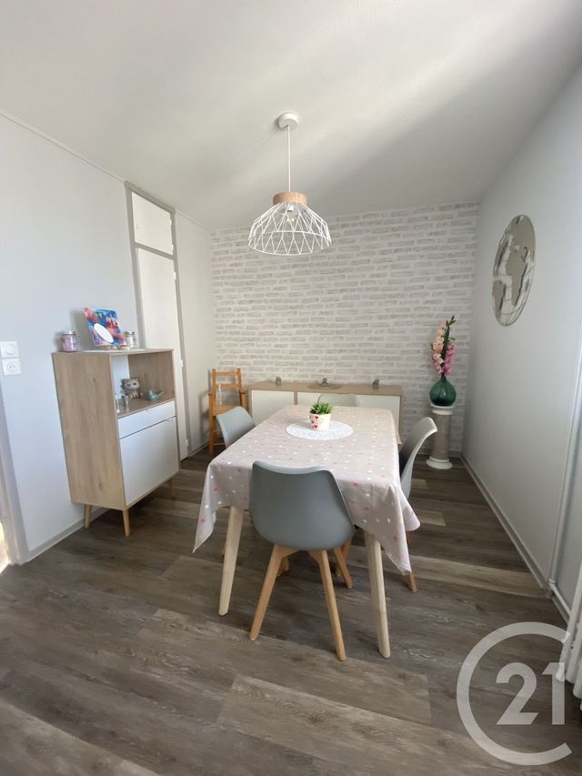 Appartement F3 à vendre - 3 pièces - 66.83 m2 - CHATEAUDUN - 28 - CENTRE - Century 21 Doussain Philippon Immobilier