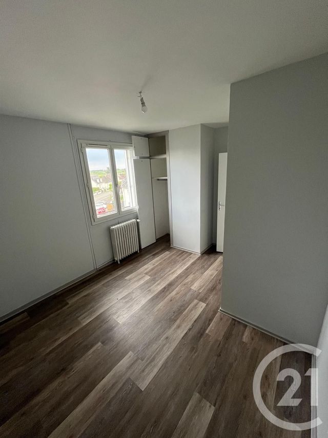 Appartement F3 à vendre - 3 pièces - 66.83 m2 - CHATEAUDUN - 28 - CENTRE - Century 21 Doussain Philippon Immobilier
