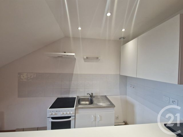 Appartement à louer - 2 pièces - 33.85 m2 - CHATEAUDUN - 28 - CENTRE - Century 21 Doussain Philippon Immobilier