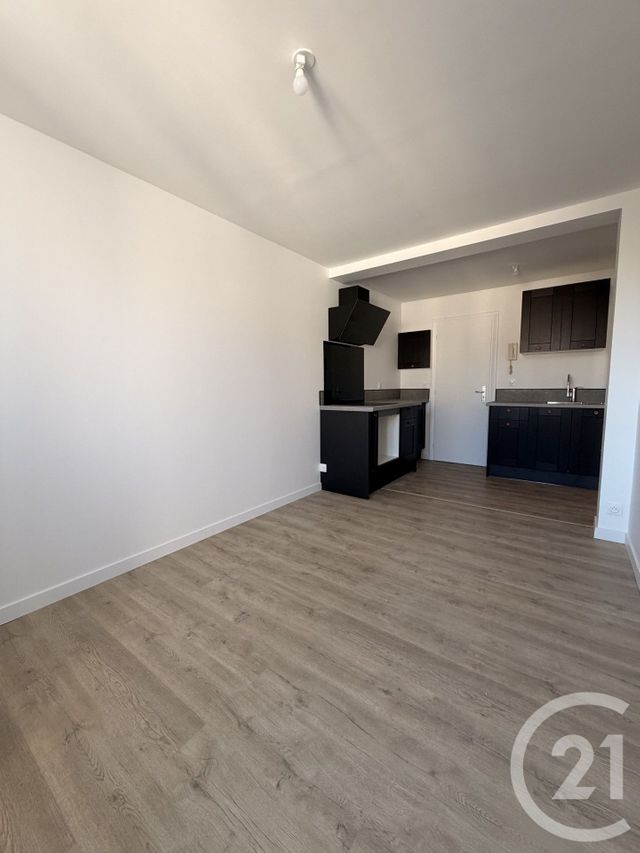 Appartement F2 à louer - 2 pièces - 30.1 m2 - ILLIERS COMBRAY - 28 - CENTRE - Century 21 Doussain Philippon Immobilier
