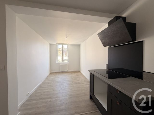 Appartement F2 à louer - 2 pièces - 30.1 m2 - ILLIERS COMBRAY - 28 - CENTRE - Century 21 Doussain Philippon Immobilier