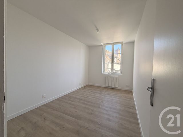 Appartement F2 à louer - 2 pièces - 30.1 m2 - ILLIERS COMBRAY - 28 - CENTRE - Century 21 Doussain Philippon Immobilier