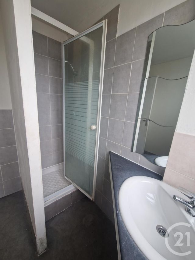 Appartement à louer - 3 pièces - 52.7 m2 - CHATEAUDUN - 28 - CENTRE - Century 21 Doussain Philippon Immobilier