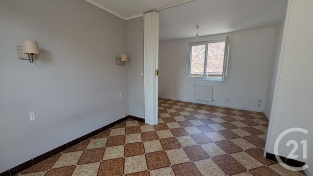 Appartement F2 à louer - 2 pièces - 32.36 m2 - CHATEAUDUN - 28 - CENTRE - Century 21 Doussain Philippon Immobilier