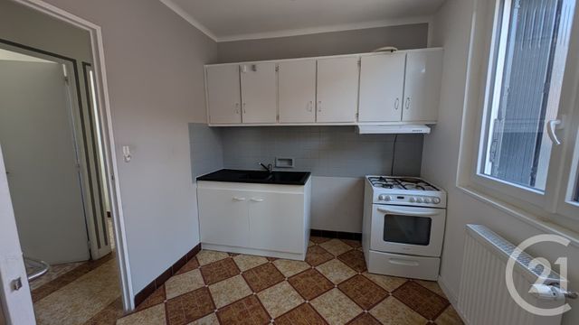 Appartement F2 à louer - 2 pièces - 32.36 m2 - CHATEAUDUN - 28 - CENTRE - Century 21 Doussain Philippon Immobilier