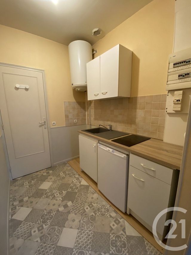 Appartement à louer - 2 pièces - 32.16 m2 - CHATEAUDUN - 28 - CENTRE - Century 21 Doussain Philippon Immobilier