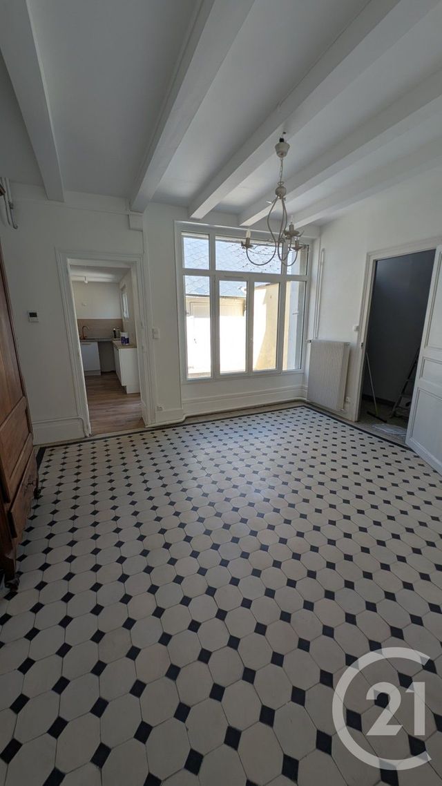 maison à louer - 5 pièces - 142.03 m2 - CHATEAUDUN - 28 - CENTRE - Century 21 Doussain Philippon Immobilier