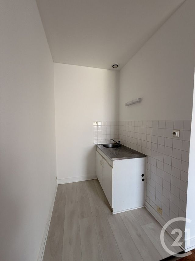 Appartement Studio à louer - 1 pièce - 25.3 m2 - CHATEAUDUN - 28 - CENTRE - Century 21 Doussain Philippon Immobilier