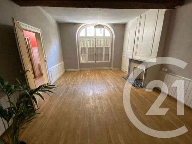 Appartement à louer - 3 pièces - 62.0 m2 - CHATEAUDUN - 28 - CENTRE - Century 21 Doussain Philippon Immobilier