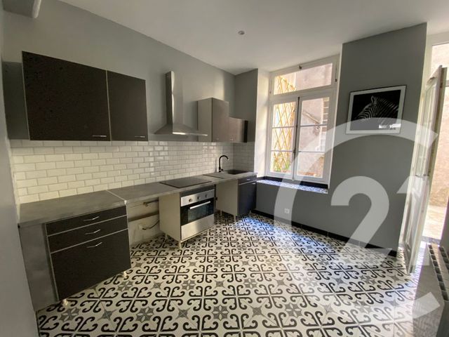 Appartement à louer - 3 pièces - 62.0 m2 - CHATEAUDUN - 28 - CENTRE - Century 21 Doussain Philippon Immobilier