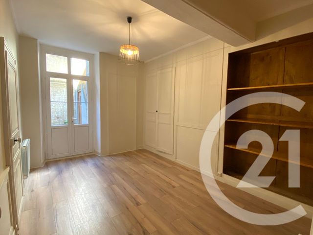 Appartement à louer - 3 pièces - 62.0 m2 - CHATEAUDUN - 28 - CENTRE - Century 21 Doussain Philippon Immobilier