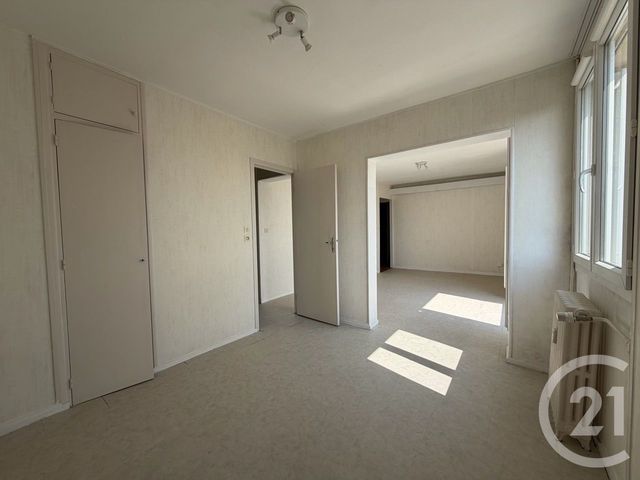Appartement à vendre - 3 pièces - 70.55 m2 - CHATEAUDUN - 28 - CENTRE - Century 21 Doussain Philippon Immobilier