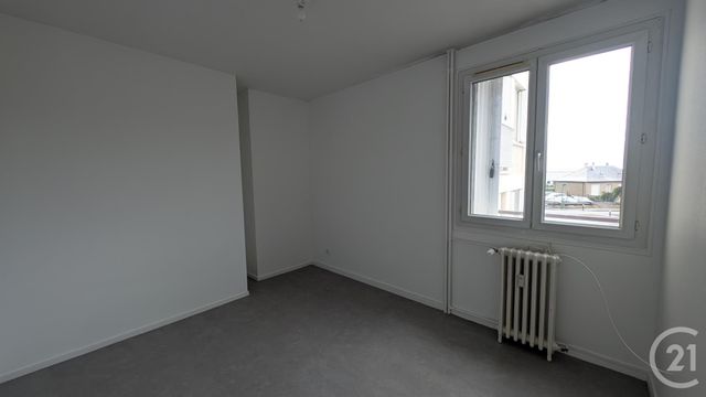 Appartement à louer - 4 pièces - 67.0 m2 - CHATEAUDUN - 28 - CENTRE - Century 21 Doussain Philippon Immobilier