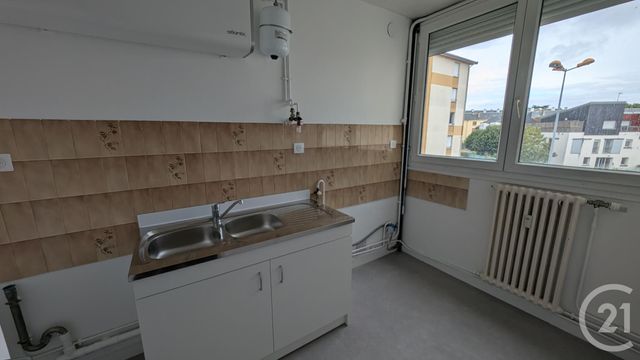 Appartement à louer - 4 pièces - 67.0 m2 - CHATEAUDUN - 28 - CENTRE - Century 21 Doussain Philippon Immobilier