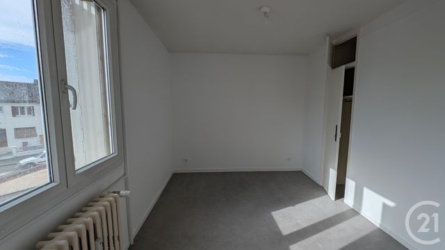 Appartement à louer - 4 pièces - 67.0 m2 - CHATEAUDUN - 28 - CENTRE - Century 21 Doussain Philippon Immobilier
