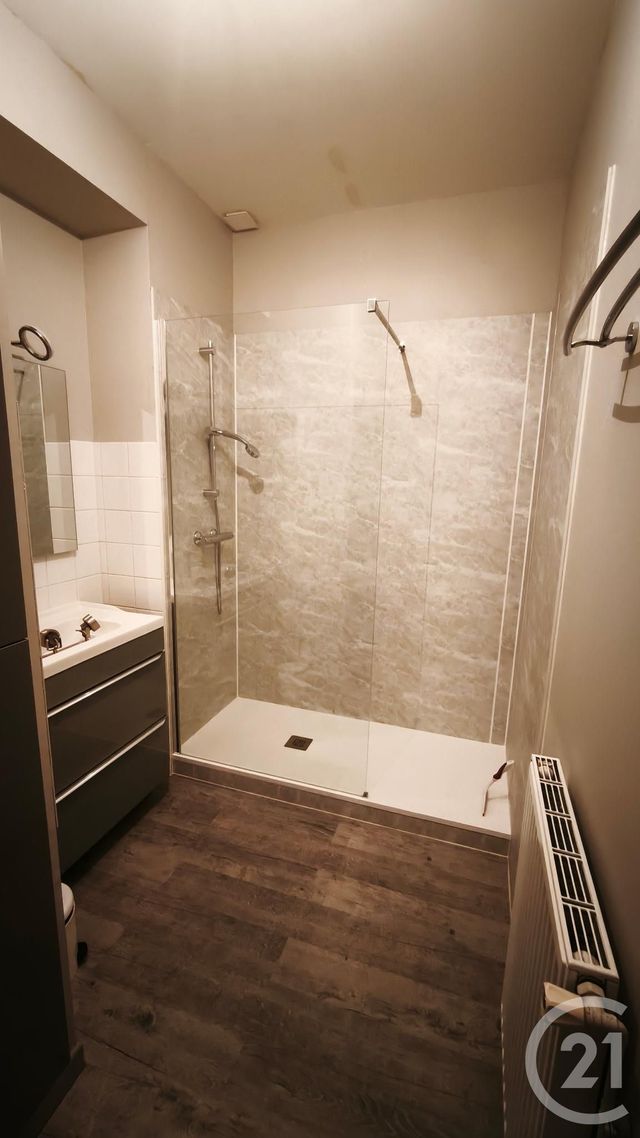 Appartement à louer - 3 pièces - 53.86 m2 - CHATEAUDUN - 28 - CENTRE - Century 21 Doussain Philippon Immobilier