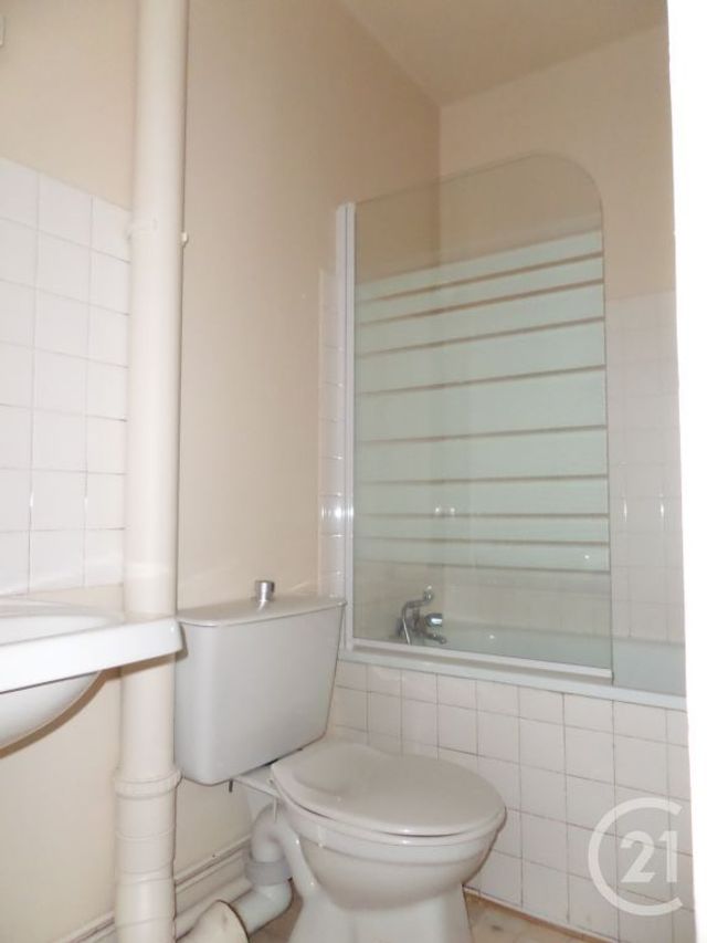 Appartement Studio à louer - 1 pièce - 15.24 m2 - CHATEAUDUN - 28 - CENTRE - Century 21 Doussain Philippon Immobilier