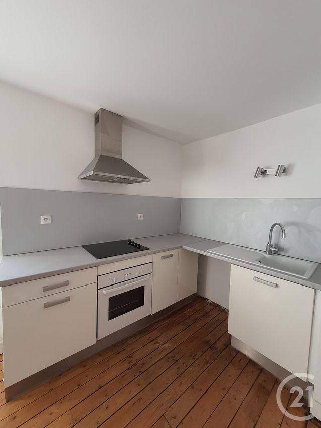 Appartement à louer - 2 pièces - 56.88 m2 - CHATEAUDUN - 28 - CENTRE - Century 21 Doussain Philippon Immobilier