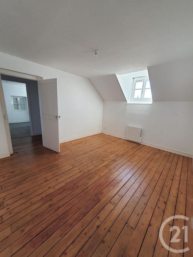 Appartement à louer - 2 pièces - 56.88 m2 - CHATEAUDUN - 28 - CENTRE - Century 21 Doussain Philippon Immobilier