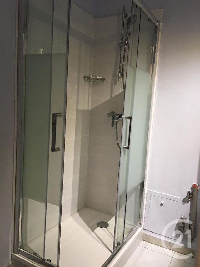 Appartement Studio à louer - 1 pièce - 39.0 m2 - CHATEAUDUN - 28 - CENTRE - Century 21 Doussain Philippon Immobilier