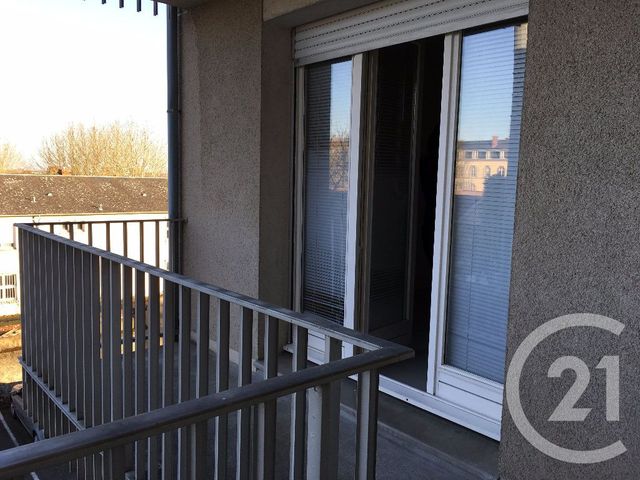 Appartement Studio à louer - 1 pièce - 39.0 m2 - CHATEAUDUN - 28 - CENTRE - Century 21 Doussain Philippon Immobilier